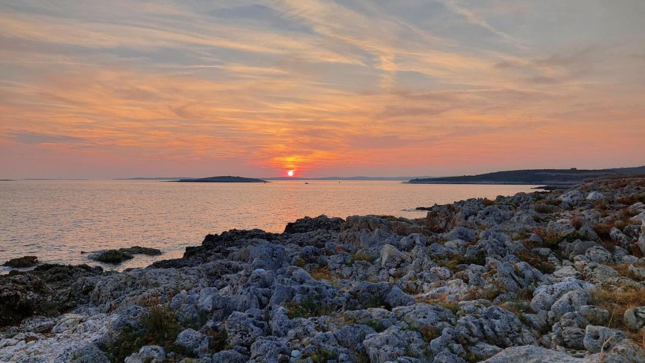 Apartment Agava Istria - Family Vacation Rental With Free Parking, Garden, Wifi Ližnjan Екстериор снимка